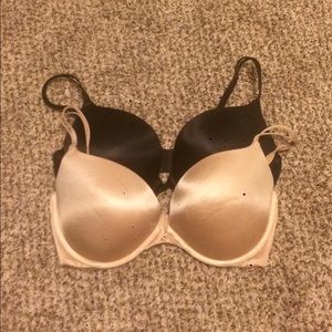 2 Victoria's Secret bras